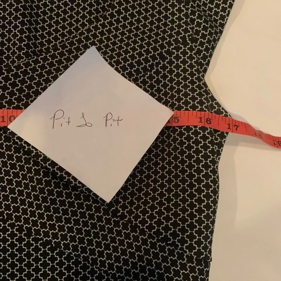 White House Black Market Quatrefoil Geo Slimming Sheath Dress Size 6 - Picture 11 of 14